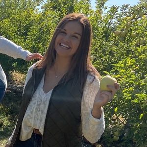 Meet your Posher, Whitney